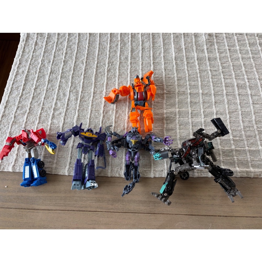 Transformers EarthSpark Optimus